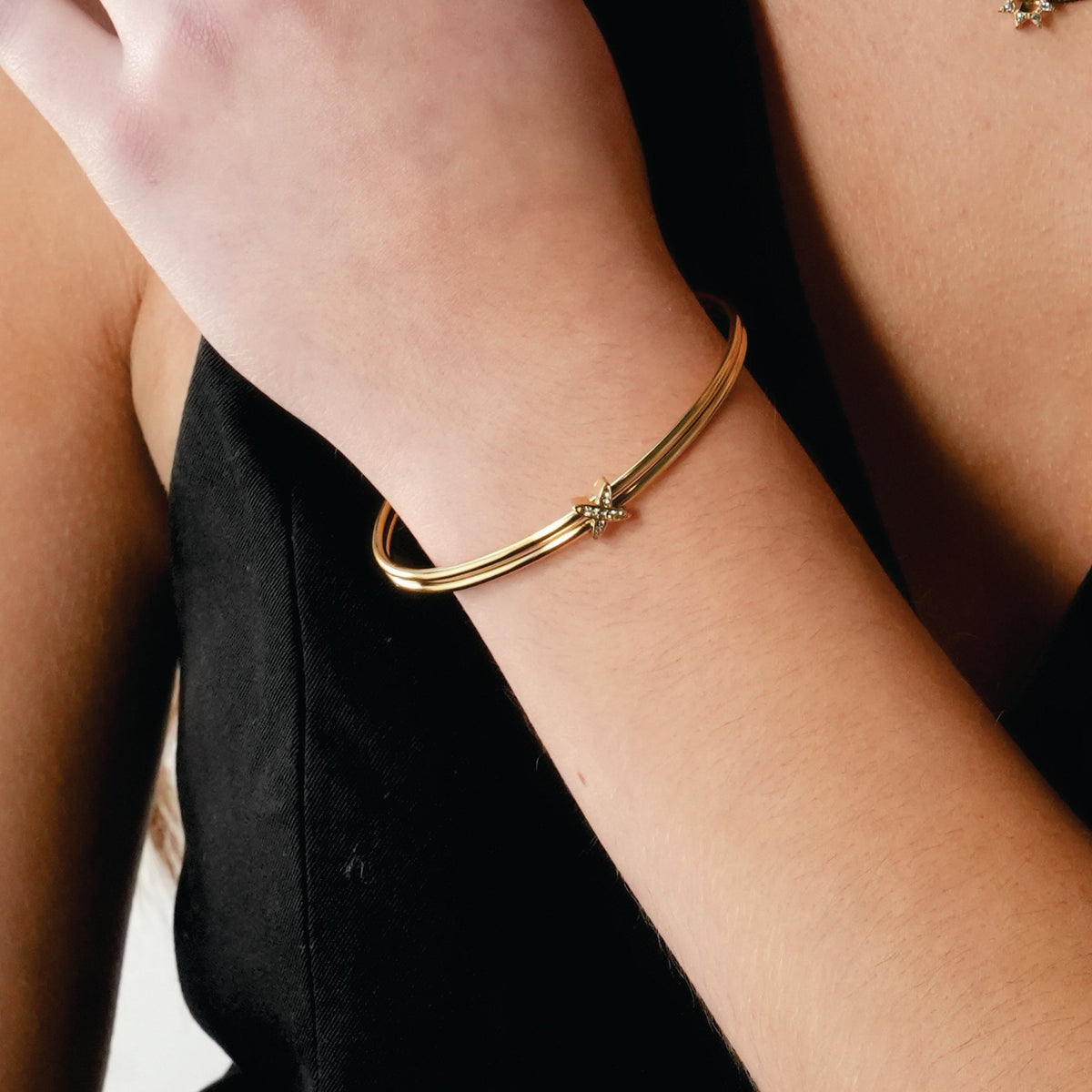 ODDASA Gold : Bracelet jonc double élégant à motif croisé avec zircons cubiques pavés