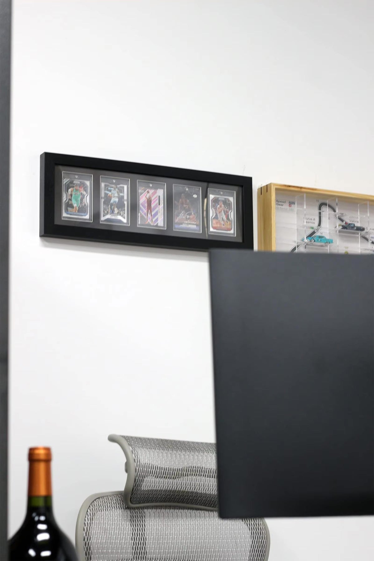EVORETRO Wooden Display Frame for Magnetic Card Holders
