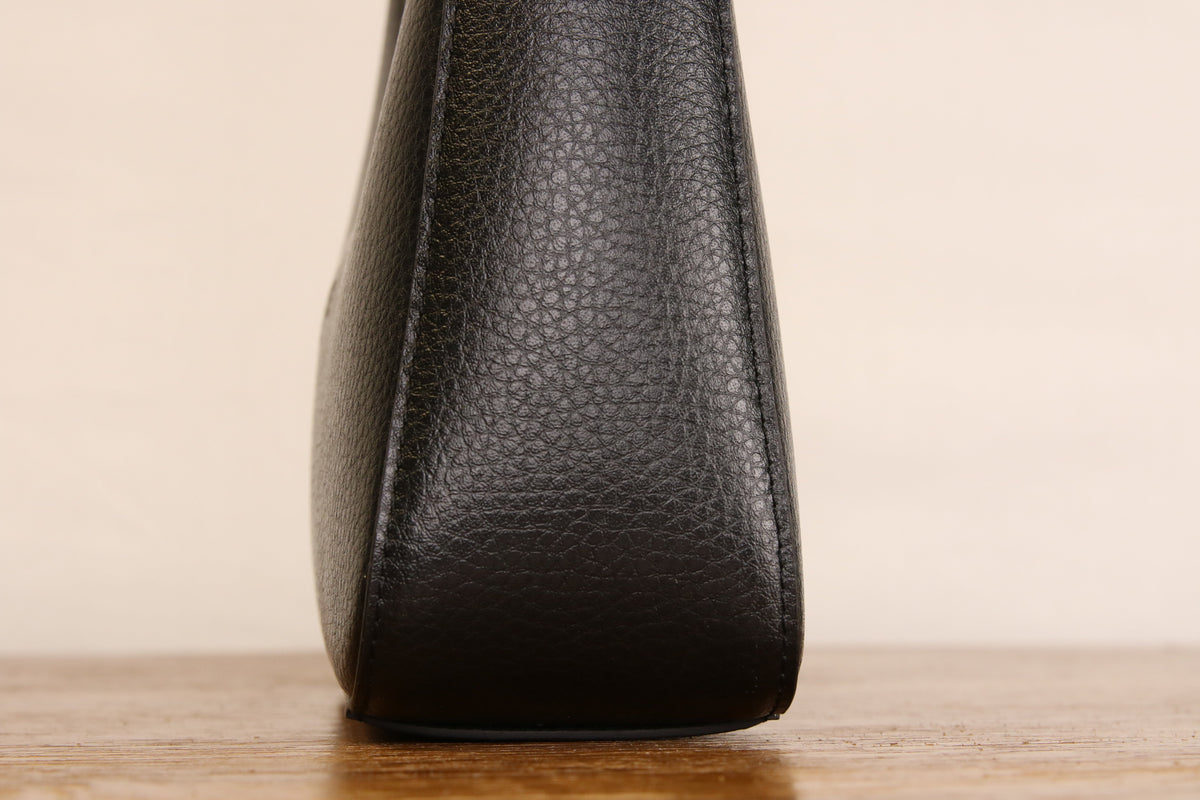 Origyn 01 - Plant-Based Vegan Leather Shoulder Handbag - Made with Plastic-Free MIRUM®