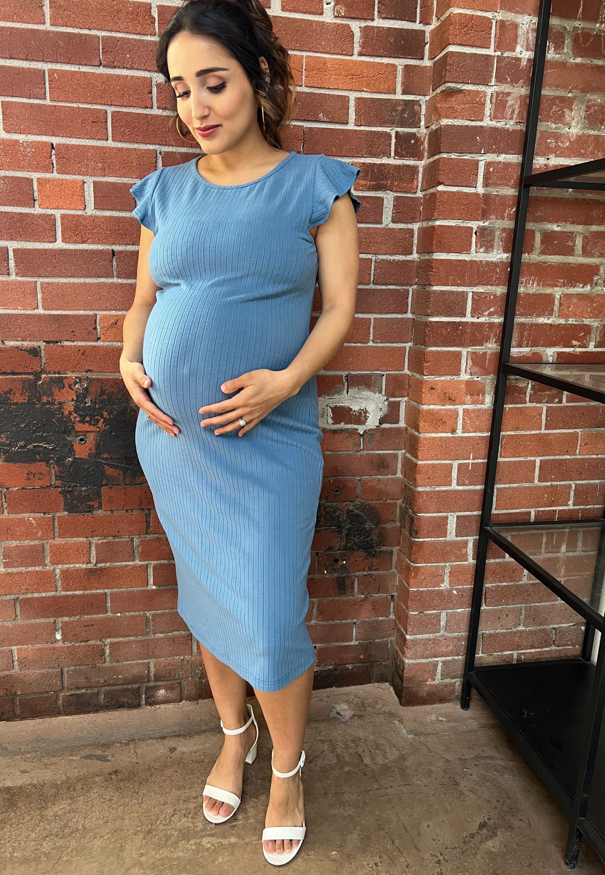 Robe de grossesse côtelée bleu layette à manches à volants