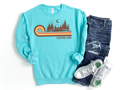 Sweat-shirt unisexe col rond camping rétro années 70 | Vêtements Lac