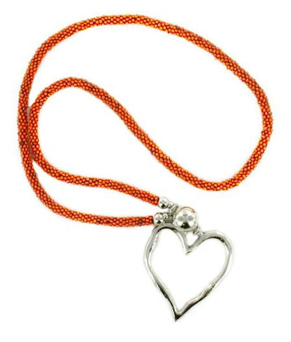 Collier ras de cou en perles avec cœur ouvert