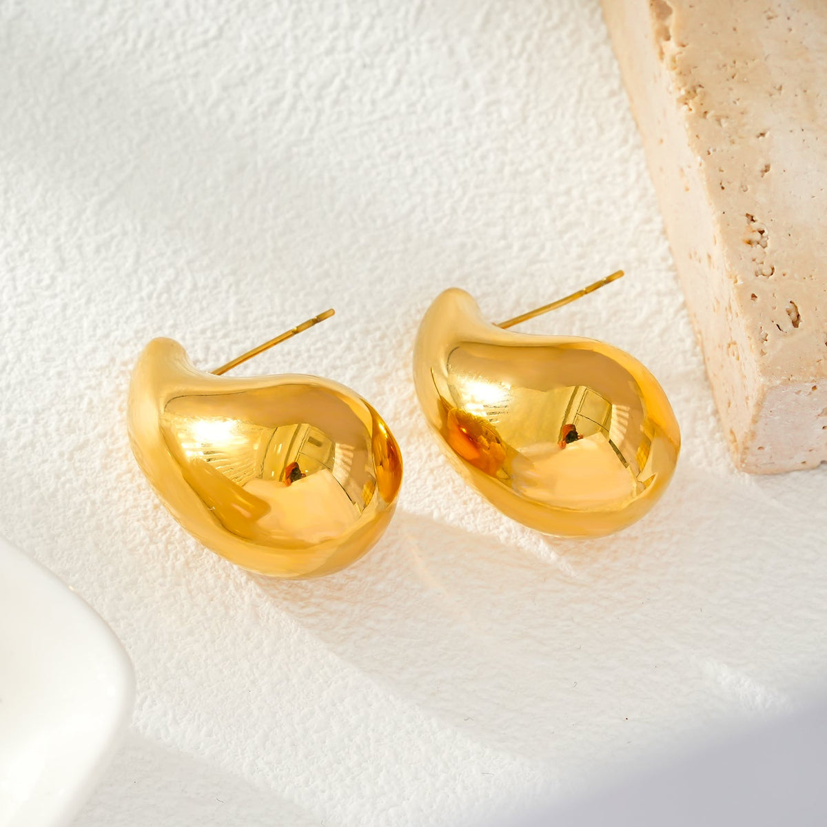 AVONTUR Gold : Clous d'oreilles pendantes en forme de goutte d'eau