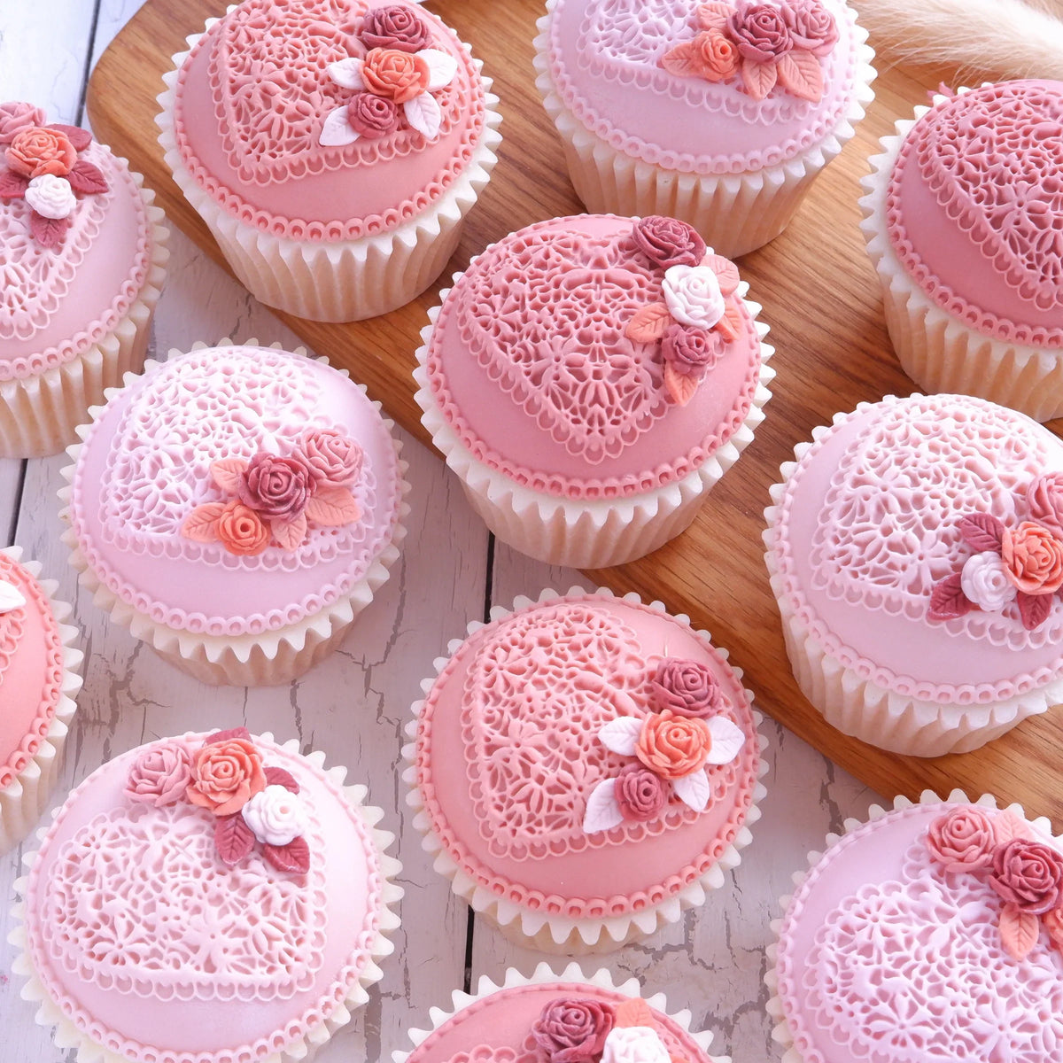 Moule à cupcake en silicone Cœur de dentelle