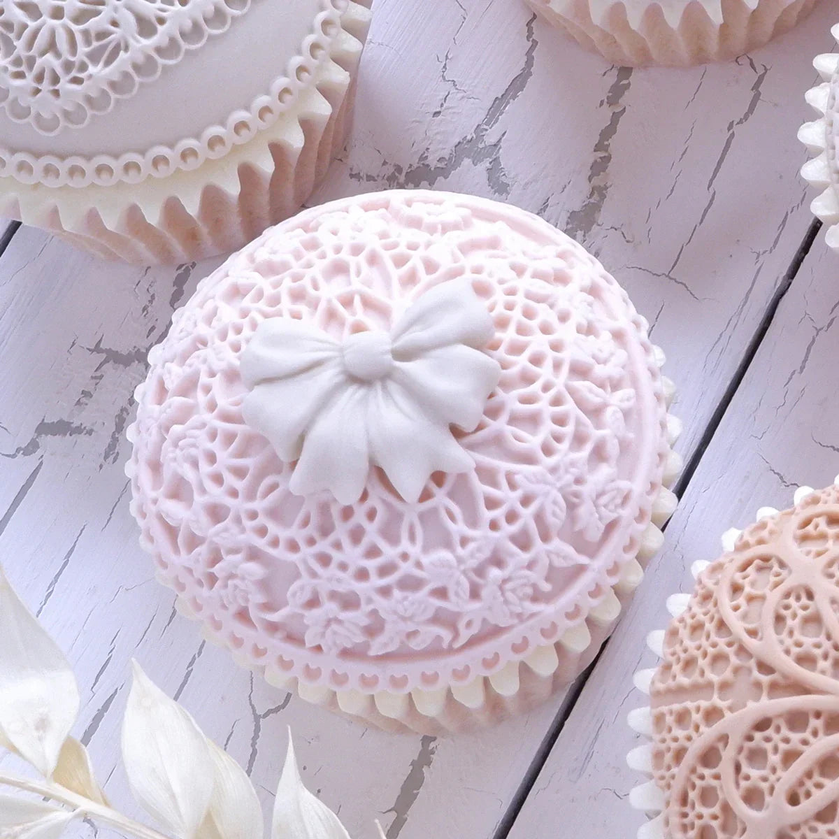 Moule en silicone pour cupcakes dentelle florale