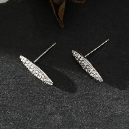Style CHARLESVOIX: Minimalist Pavé Zirconia Oval Shaped Stud Earrings Silver