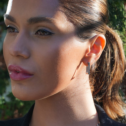 Style DELILAH: Rectangular Mini Hoop Earrings in Silver
