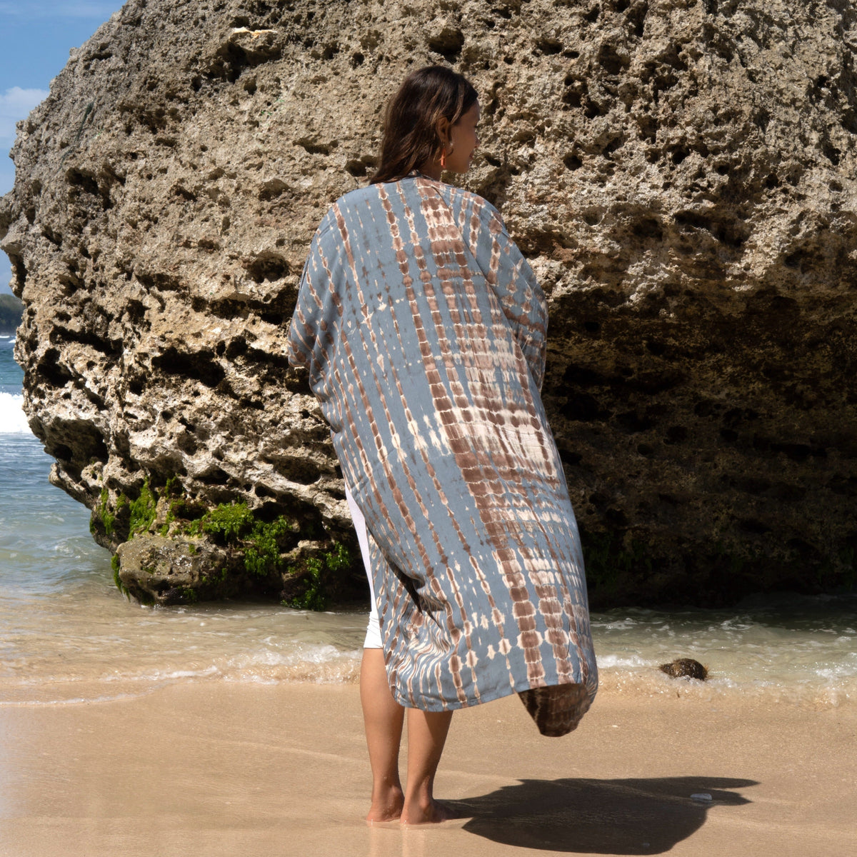 Long Kimono Teint par Nouage Tan et Gris