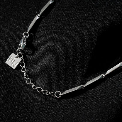 Style GUMIA Silver: Minimalist Geometric Shaped Beaded Chain Necklace