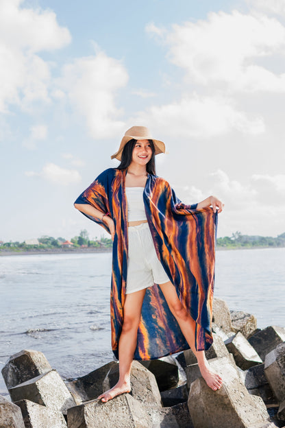 Long kimono abstrait tie-dye bleu marine et doré