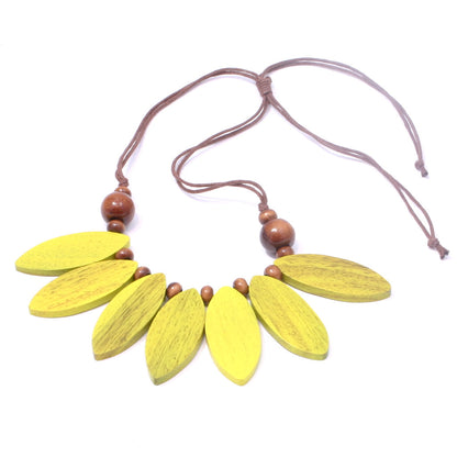 Collier Pétale en Bois