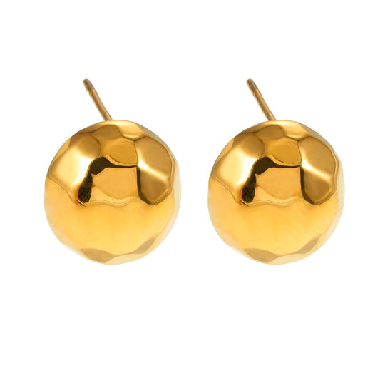 FELTHAM Gold : Boucles d'oreilles clous martelées contemporaines