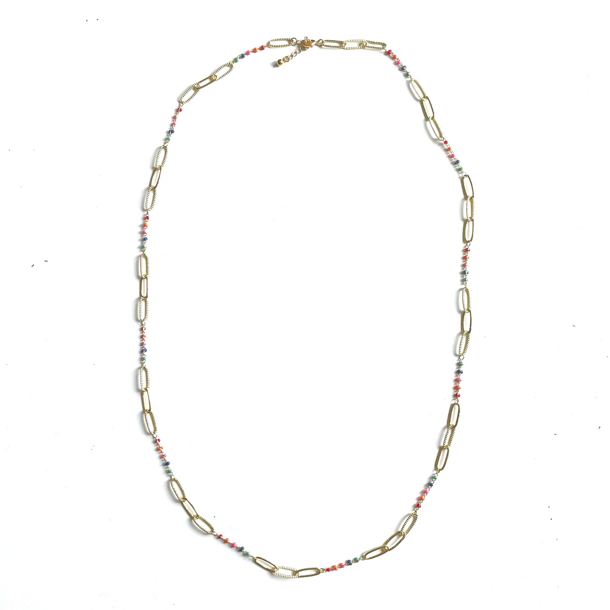 Long collier maillons avec émail