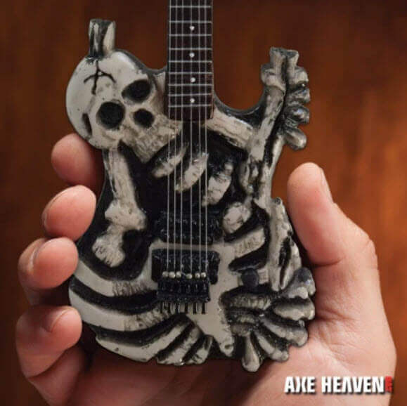 Mini guitare de collection réplique George Lynch Signature Skull & Bones J.FROG - Sous licence