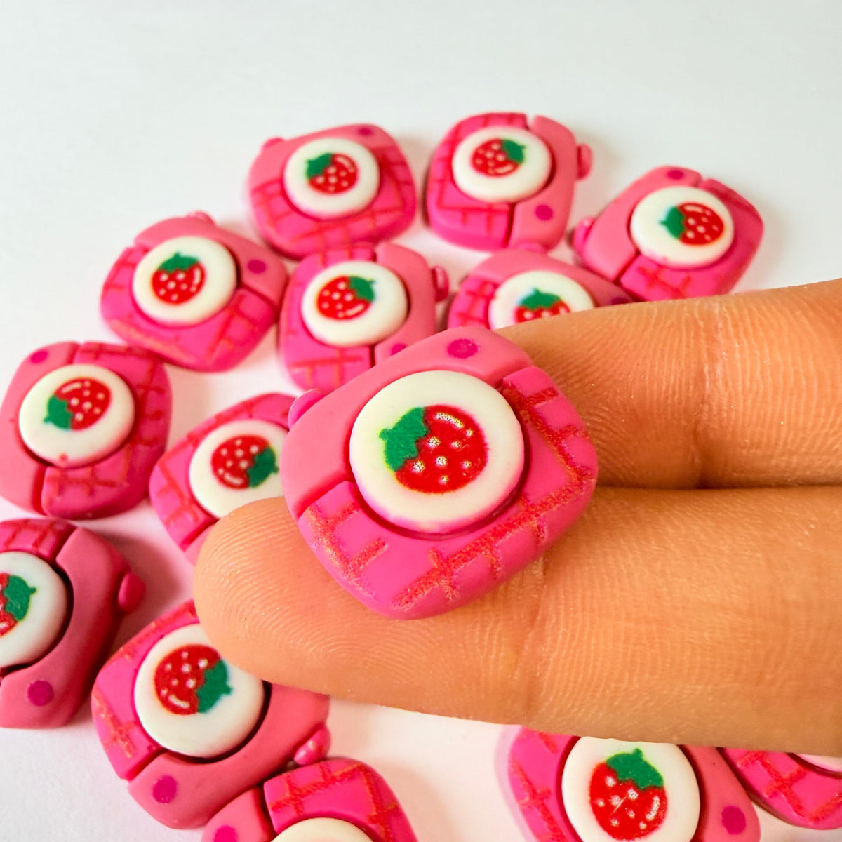 Breloques appareil photo fraise pour l'artisanat DIY