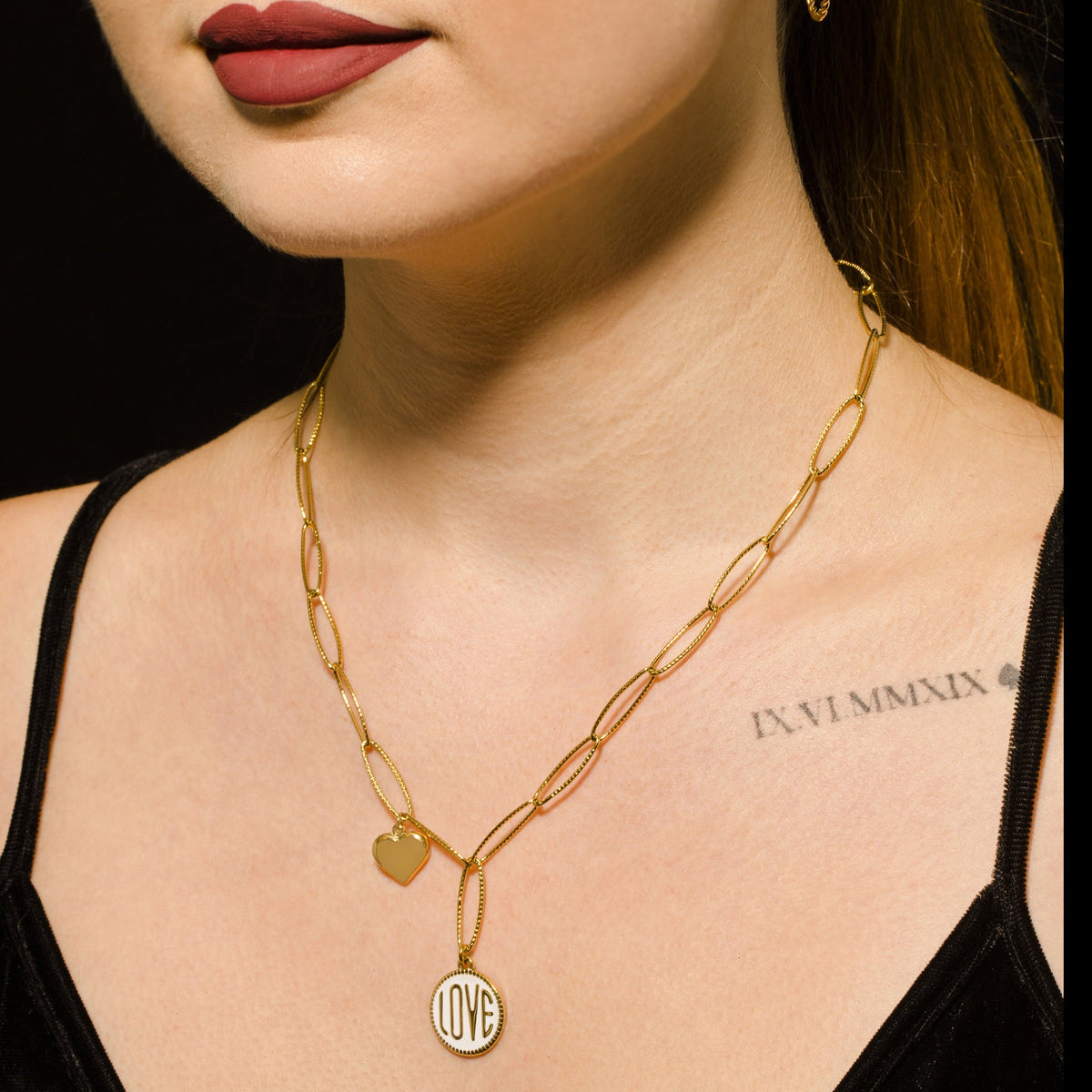 Collier contemporain avec pendentif script EMMA Rétro LOVE