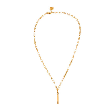 Style KORATIA : Collier Minimaliste avec Chaîne Trombone et Pendentif Barre Ornée de Zirconium Doré