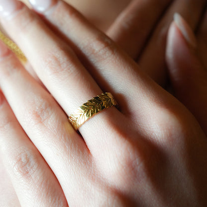 MAEL: Herringbone Design Textured Ring Band.