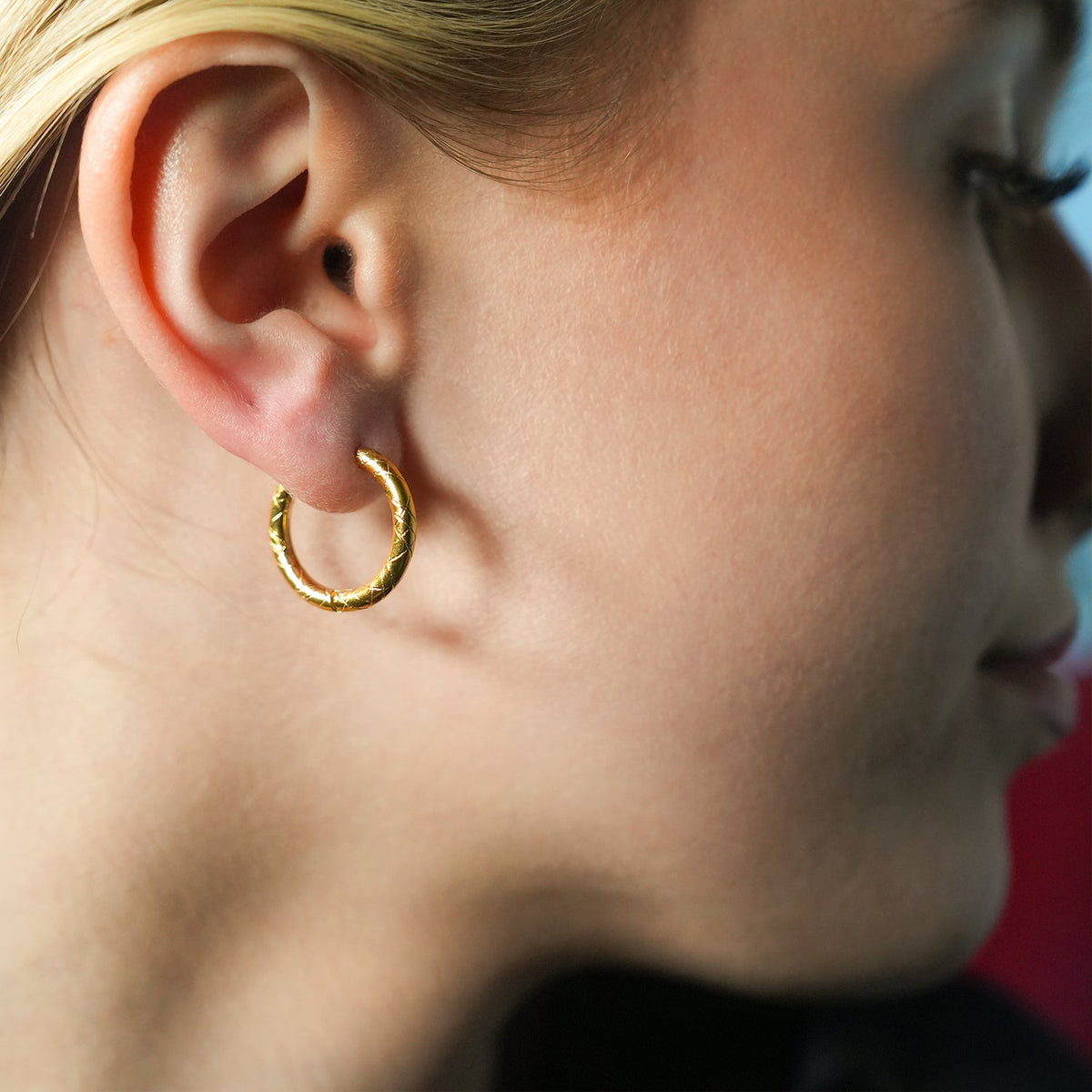 MALENA : Boucles d'oreilles créoles gravées décoratives