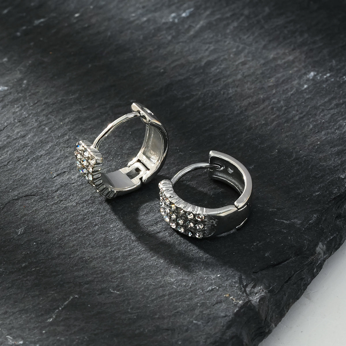 MARIETTA Or Blanc (Ton Argenté) : Mini créoles avec panneau pavé de zircons