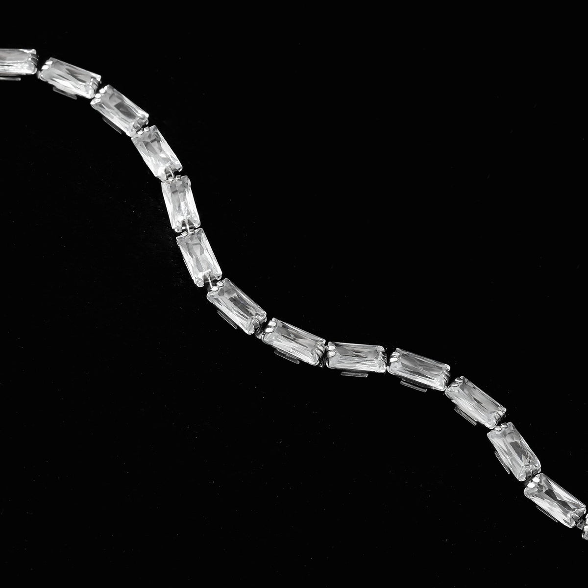 MELLISH : Bracelet de tennis rectangulaire en zircone (CZ) de style rétro en or blanc plaqué argent