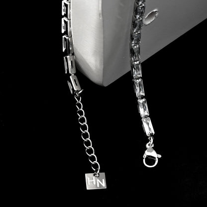 MELLISH : Bracelet de tennis rectangulaire en zircone (CZ) de style rétro en or blanc plaqué argent