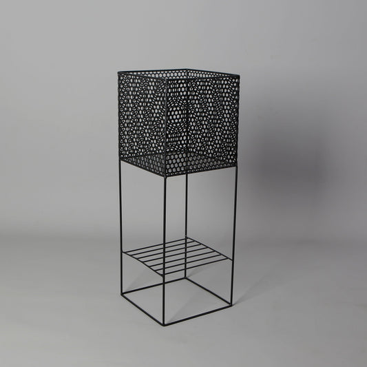 Salma Black Raised Metal Pot Planter 2.3’