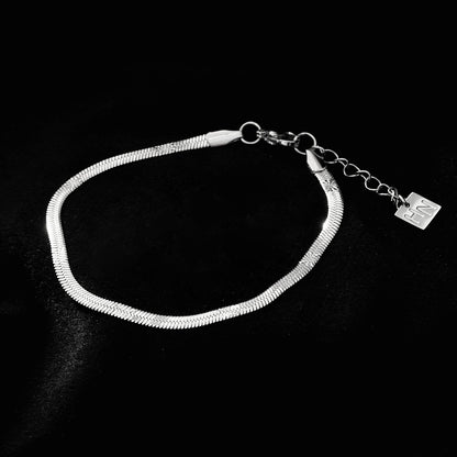 MUKER Silver (White Gold): Star Embossed Snake Skin Textured Chain Bracelet