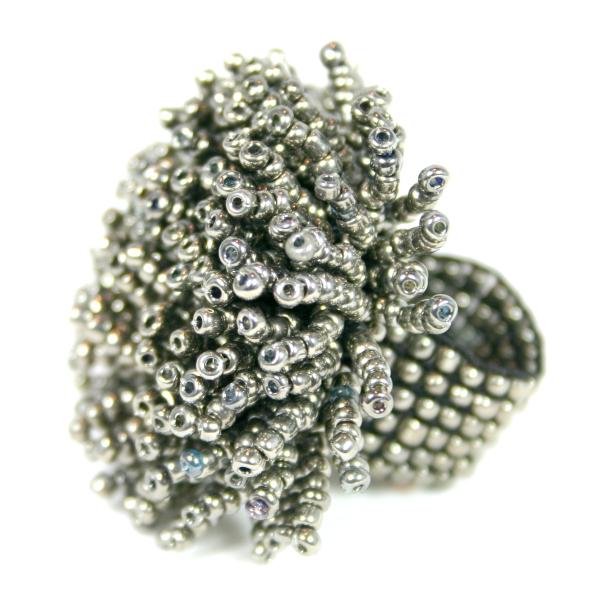 Bague oursin perlée