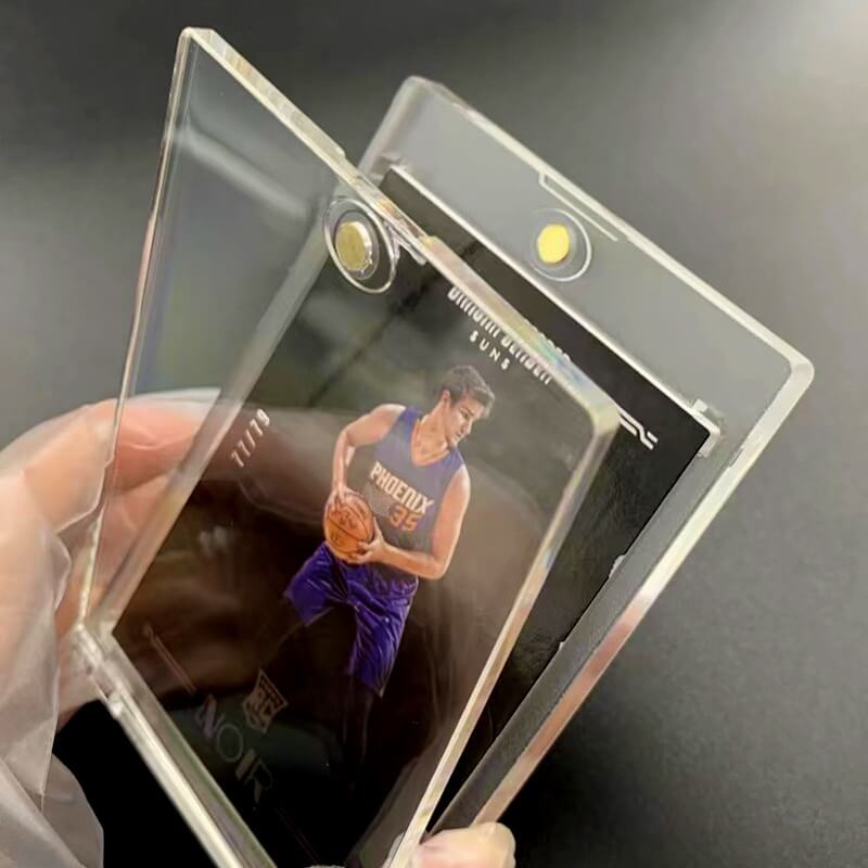 One Touch Magnetic Card Holder 35PT for Trading and Gaming Cards