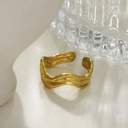 Bague texturée KALIA en forme ondulée