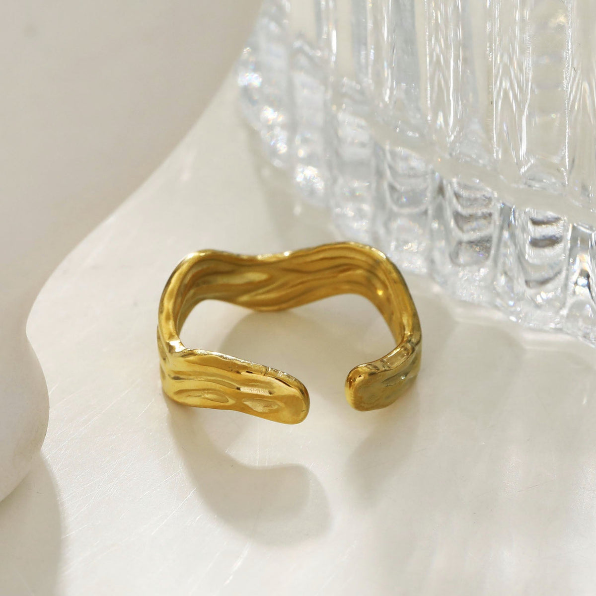 Bague texturée KALIA en forme ondulée