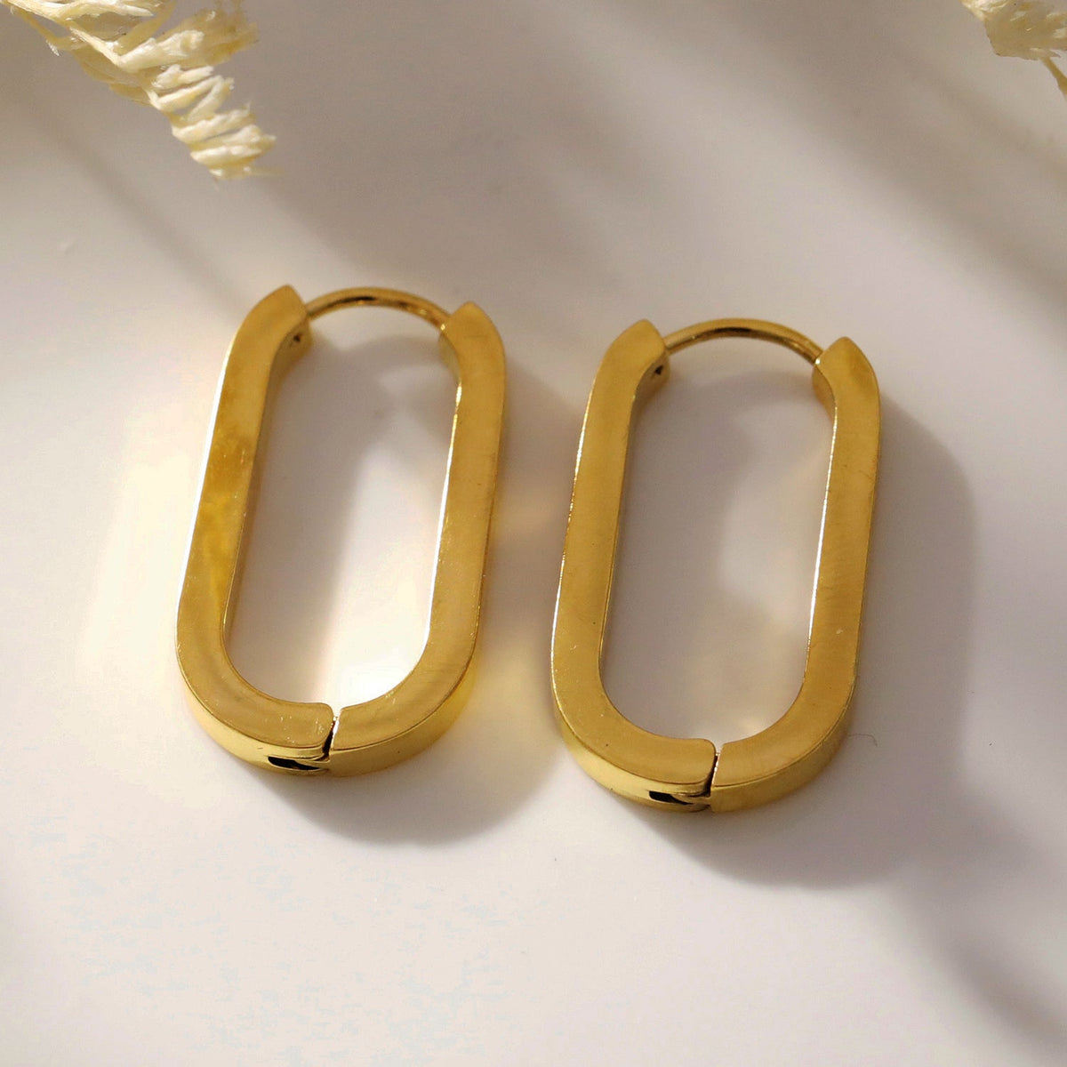 Boucles d'oreilles créoles rectangulaires à coins arrondis CHANDA Gold