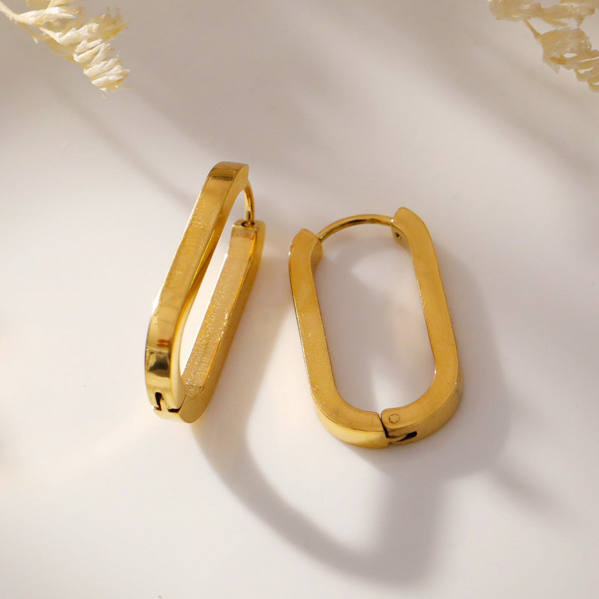 Boucles d'oreilles créoles rectangulaires à coins arrondis CHANDA Gold