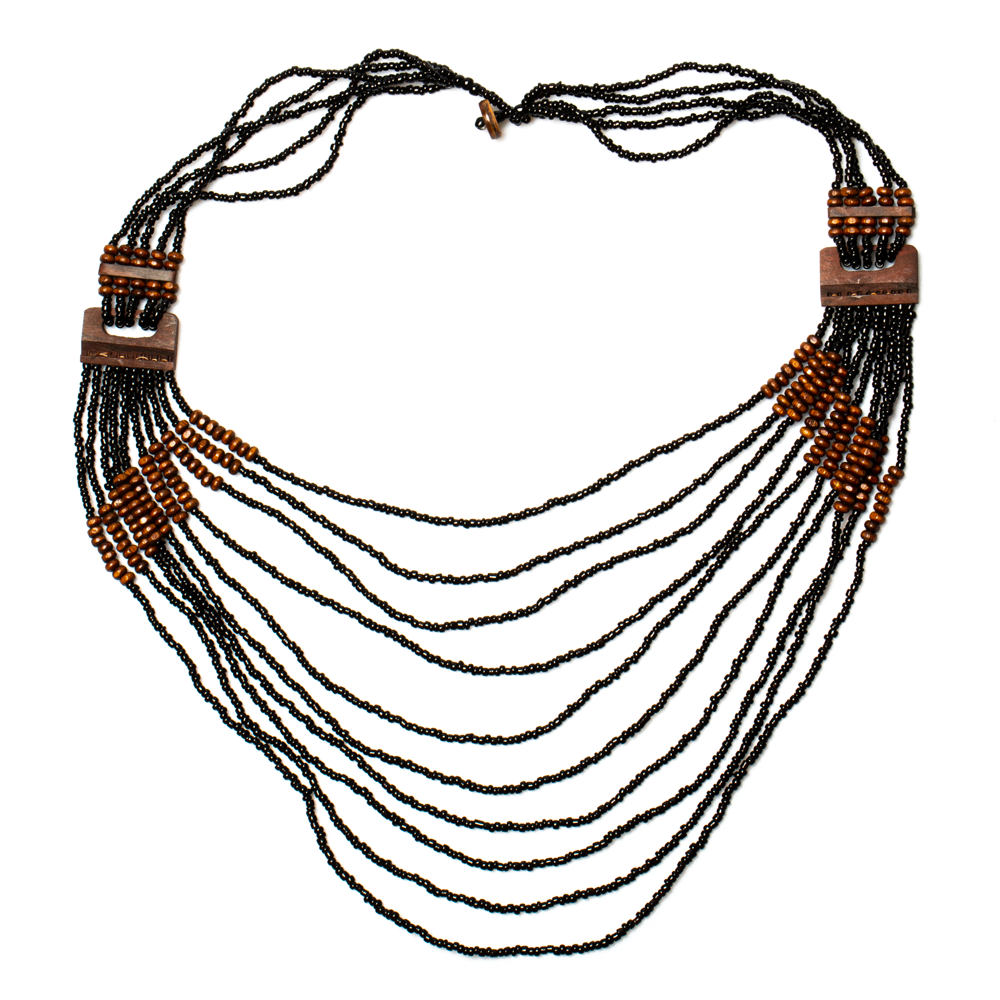 Long collier multi-rangs avec détails en bois