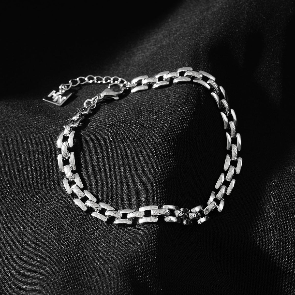 PROVINIA: Retro Watch Style Strap Bracelet in Silver