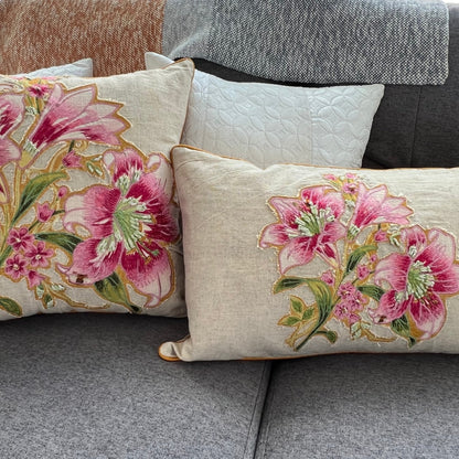 Housse de coussin lombaire brodée florale 12x20" – Avant en coton, arrière en soie de papier