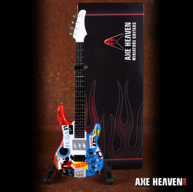 Réplique de guitare basse miniature Psycho Flea Signature de Flea (objet de collection)