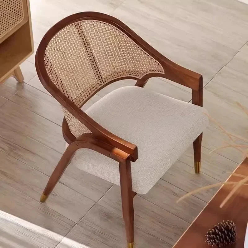 Chaise Hinata