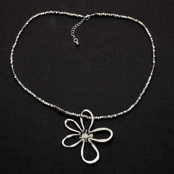 Open Flower Necklace In Silver Plate