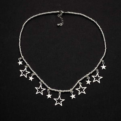 Collier court plaqué argent avec étoiles pendantes