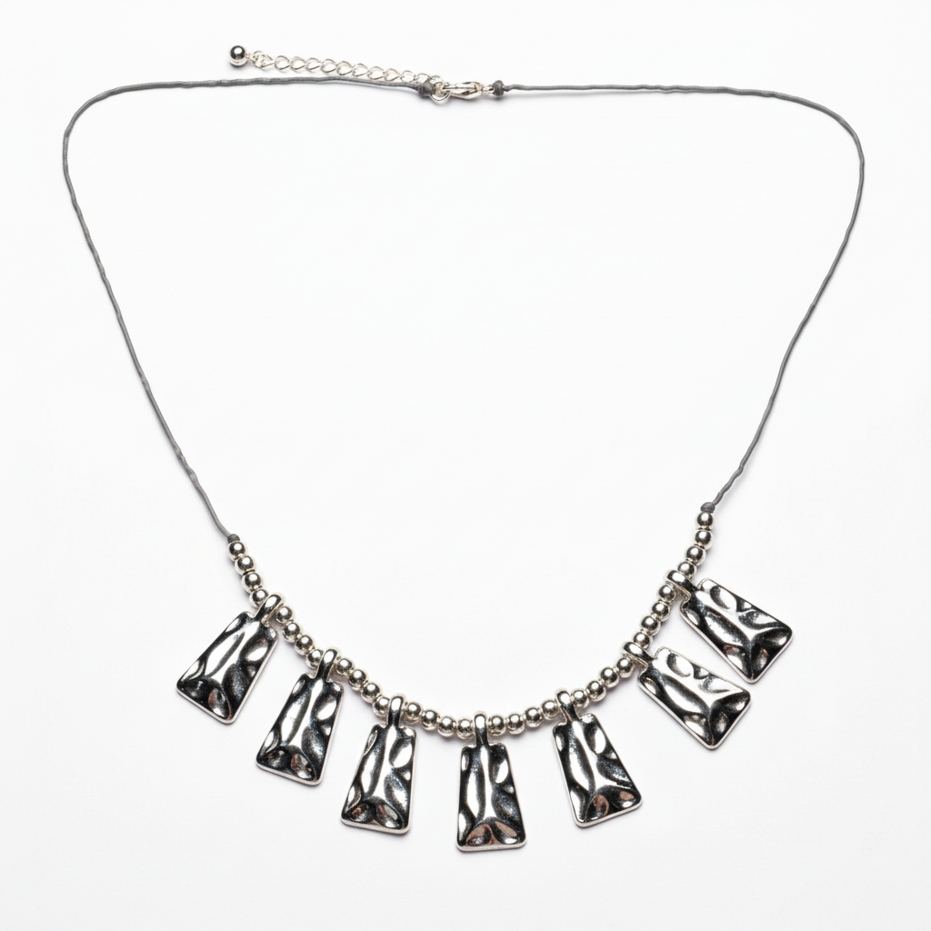 Collier éventail martelé en plaqué argent