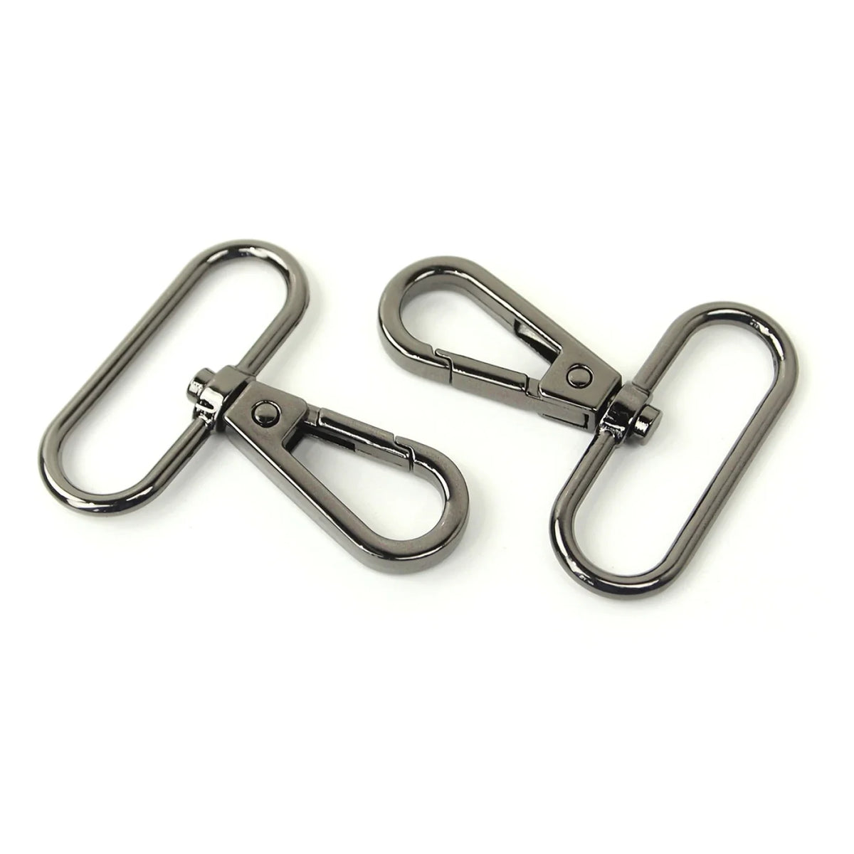 Sallie Tomato - Two Swivel Hook Oval 1.5"