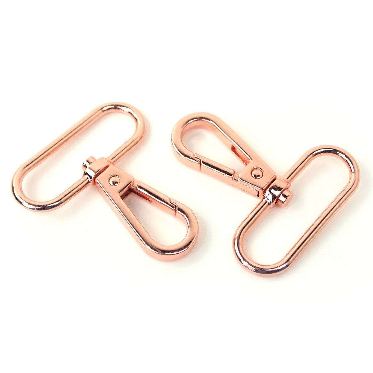 Sallie Tomato - Two Swivel Hook Oval 1.5"