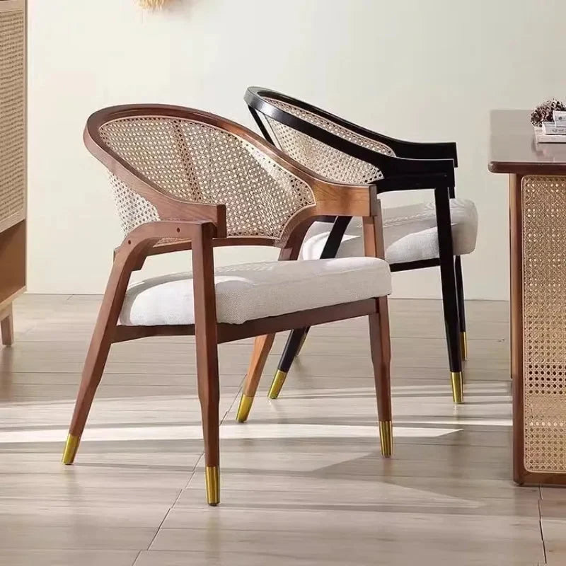 Chaise Hinata