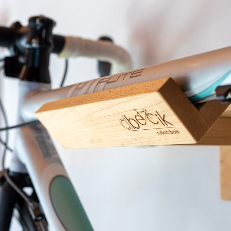 Wooden bike wall mount - D-Bécik