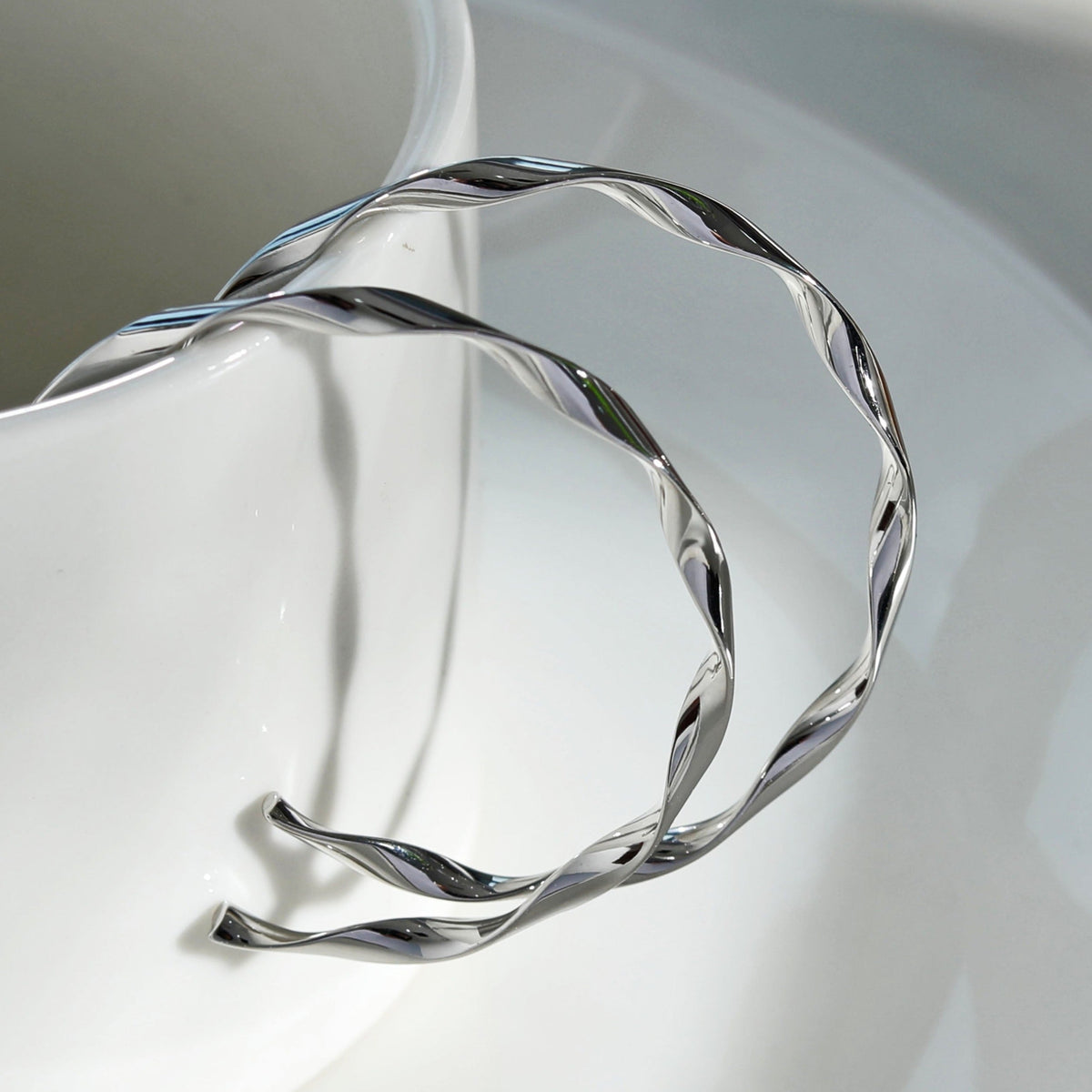 Boucles d'oreilles créoles VERONA torsadées ondulées argentées