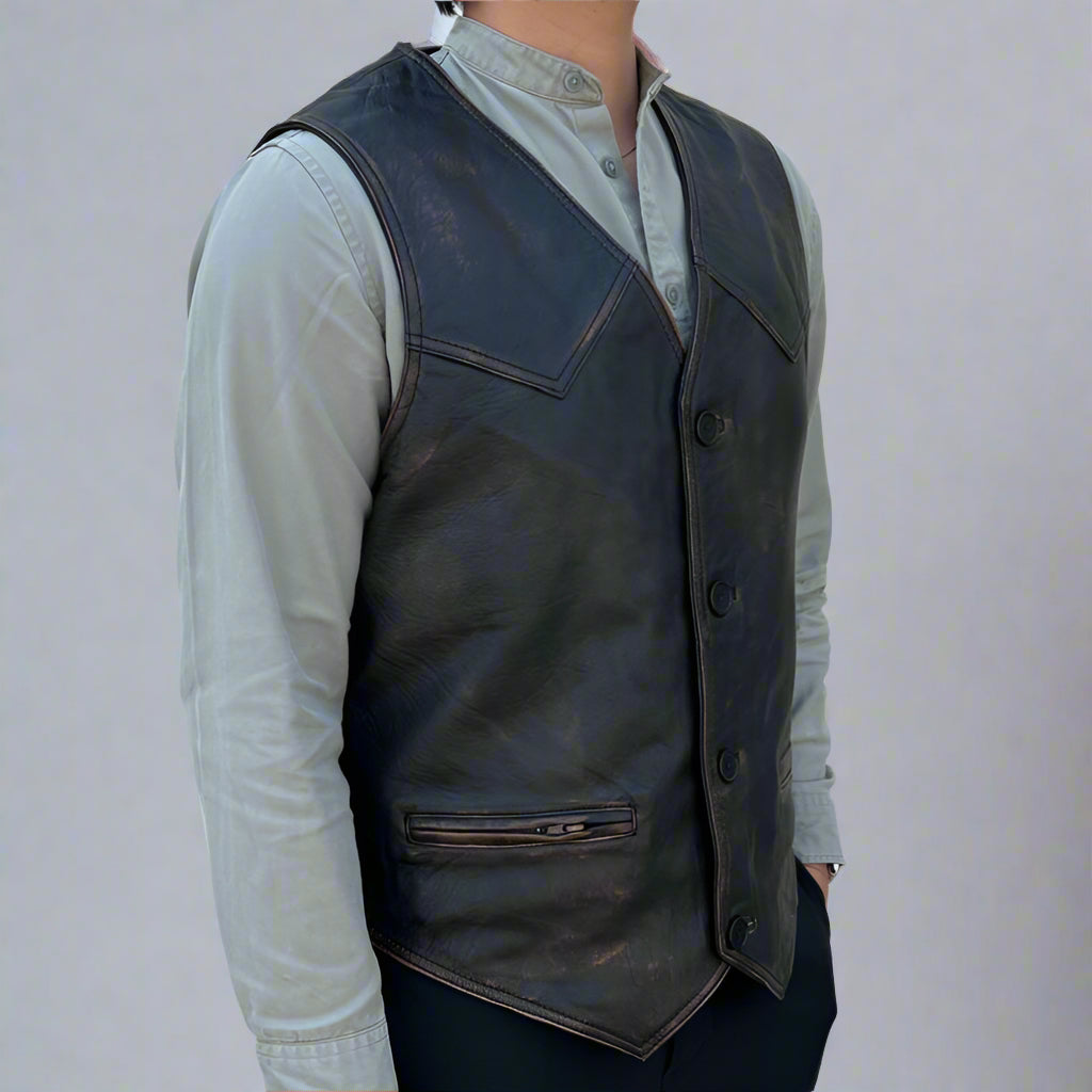 Gilet en cuir de mouton pour homme. Fermeture classique boutonnée et poches avant