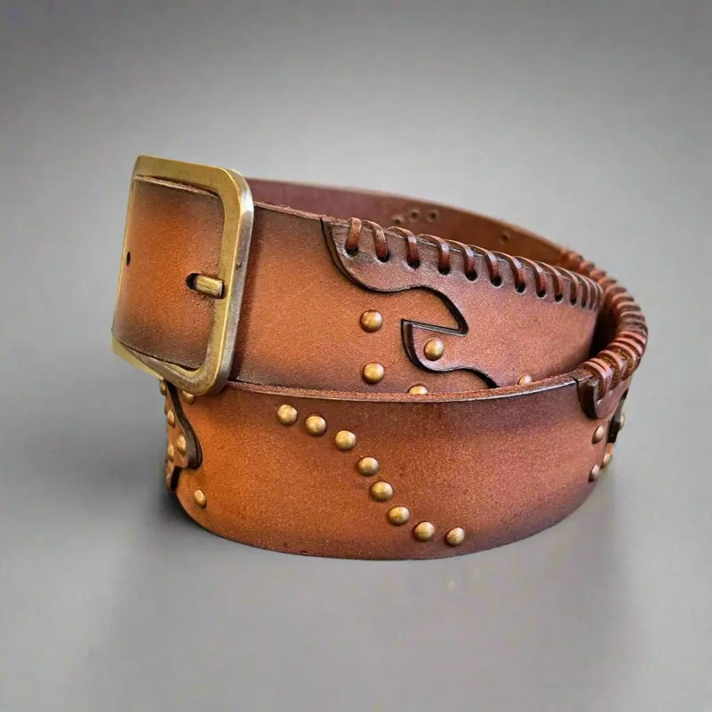 Ceinture en cuir pleine fleur cloutée pour femme