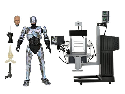 NECA - RoboCop Ultime Endommagé au Combat avec Chaise